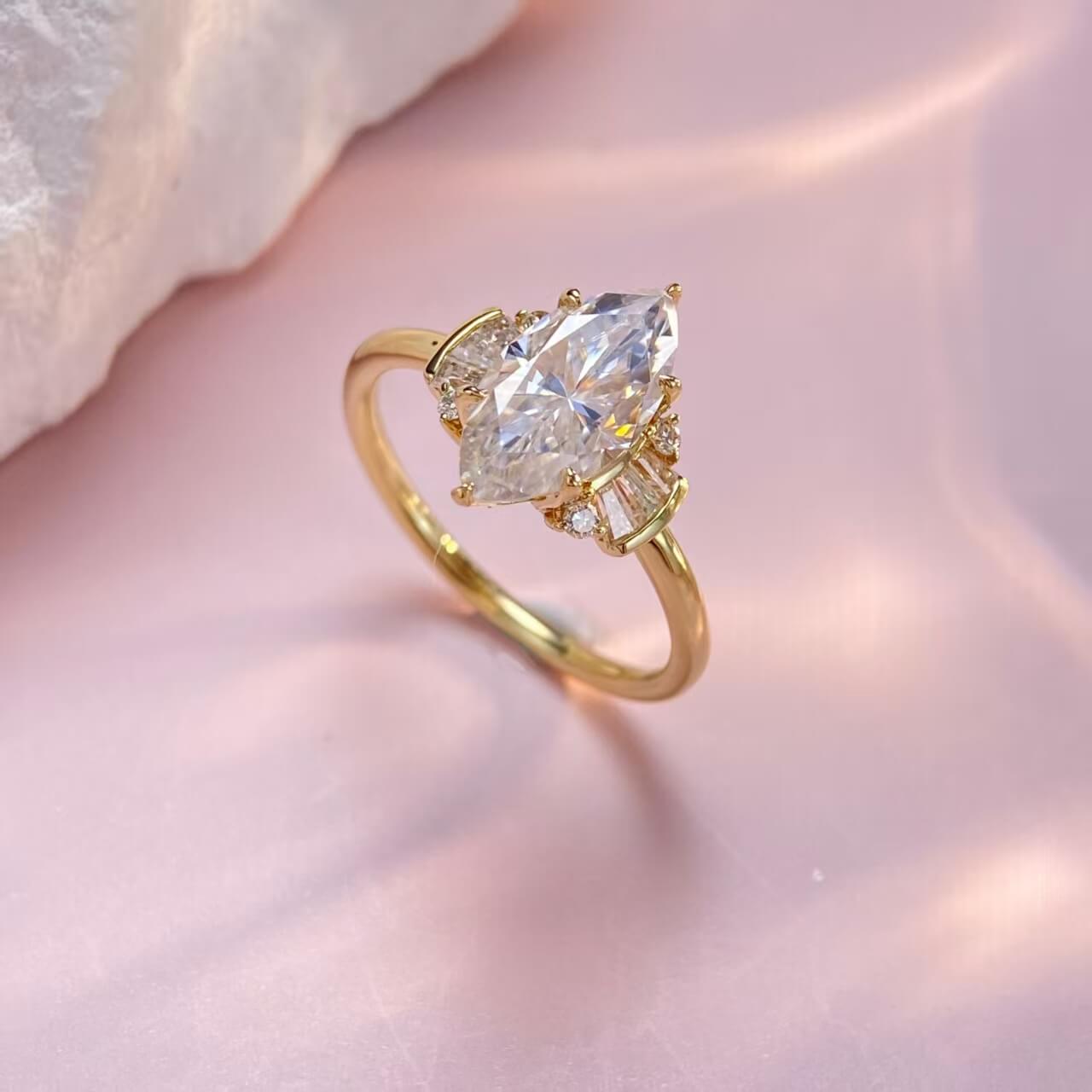 9K-Moissanite Ring