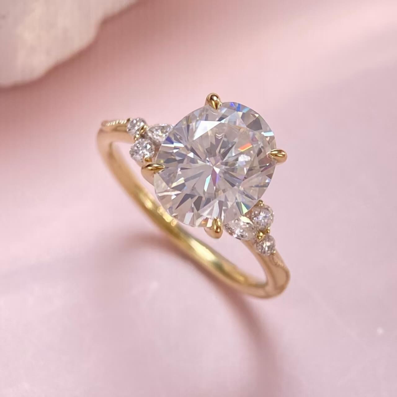 9K-Moissanite Ring