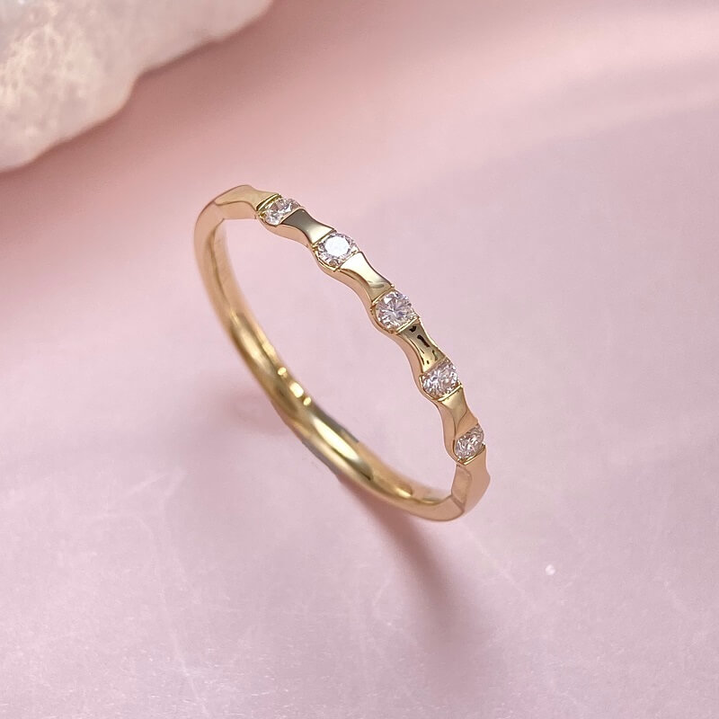 9K-Lab Grown Diamond Ring