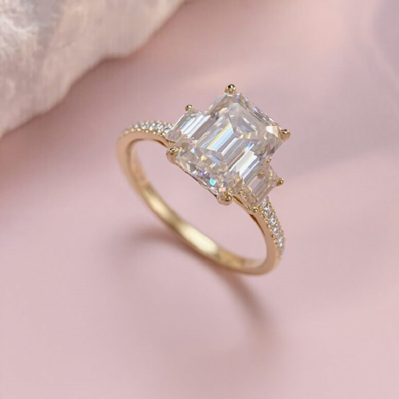 9K-Moissanite Ring