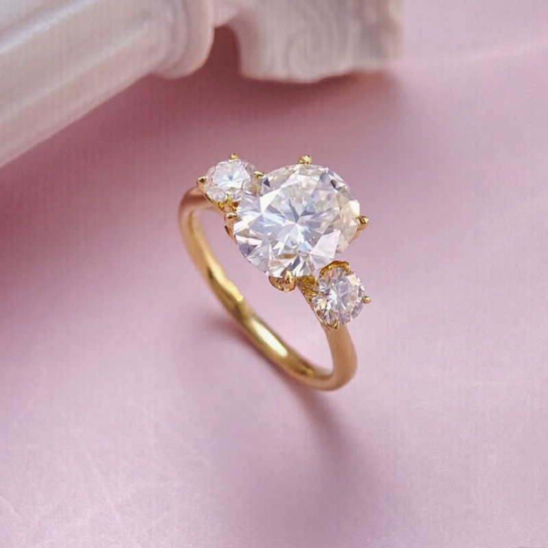9K-Moissanite Ring