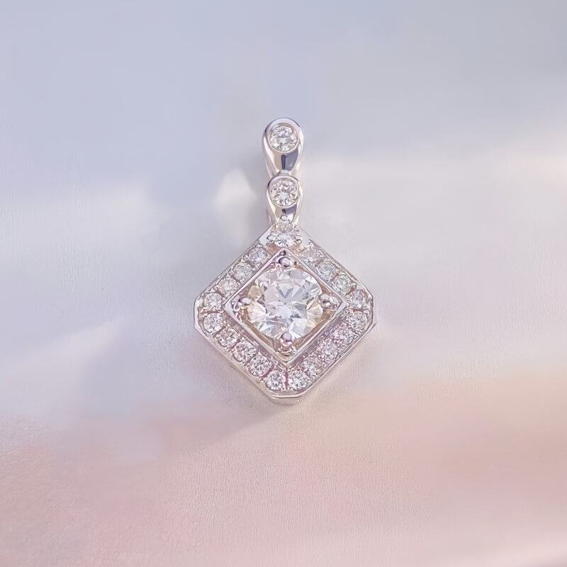 18K-Natural Diamond Pendant