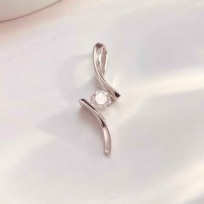 18K-Natural Diamond Pendant