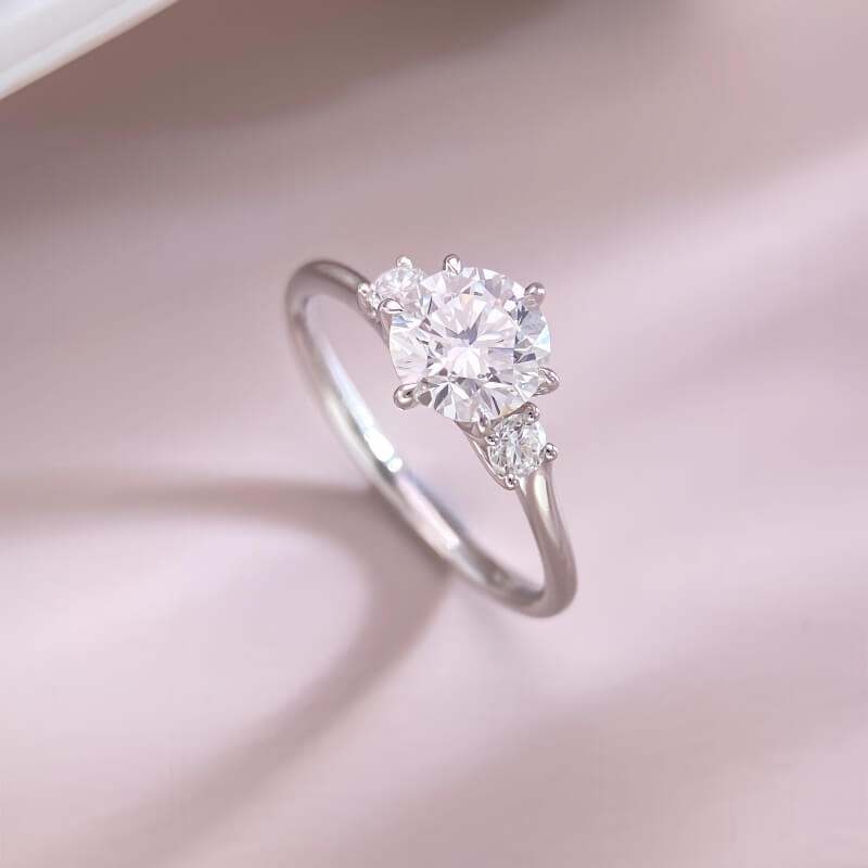 9K-Lab-Grown Diamond Ring