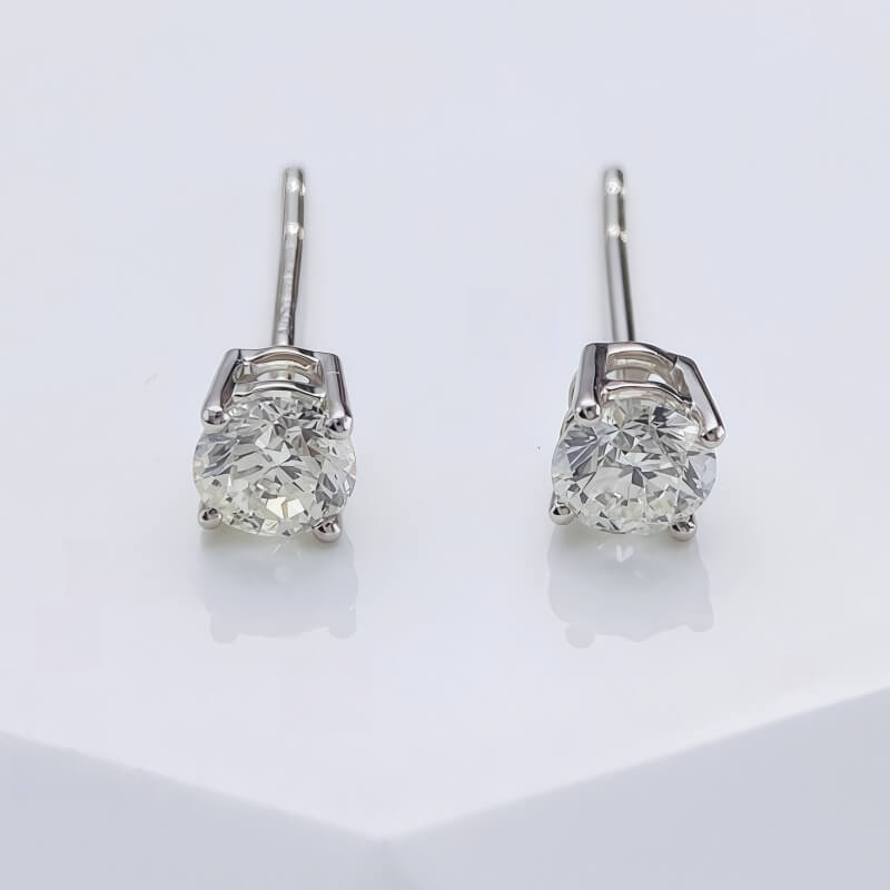 18K-Natural Diamond Earrings