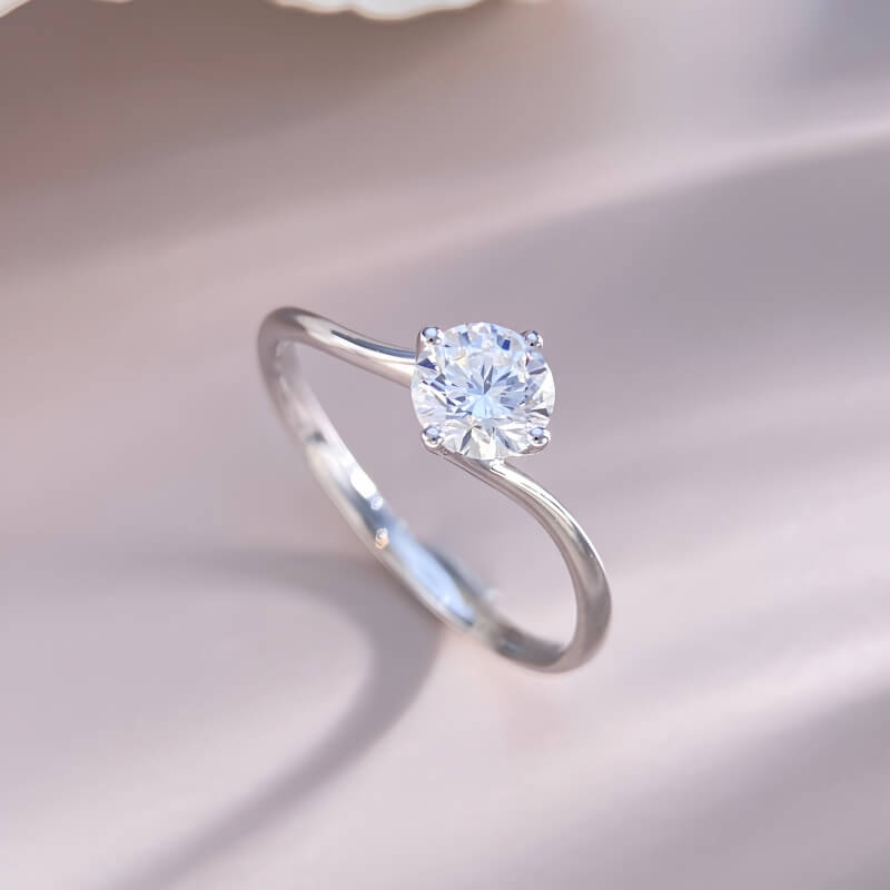 9K-Lab-Grown Diamond Ring