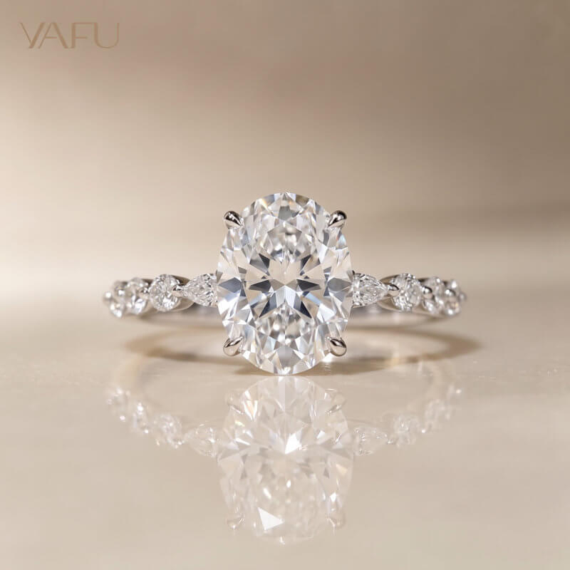 18K-Lab-Grown Diamond Ring